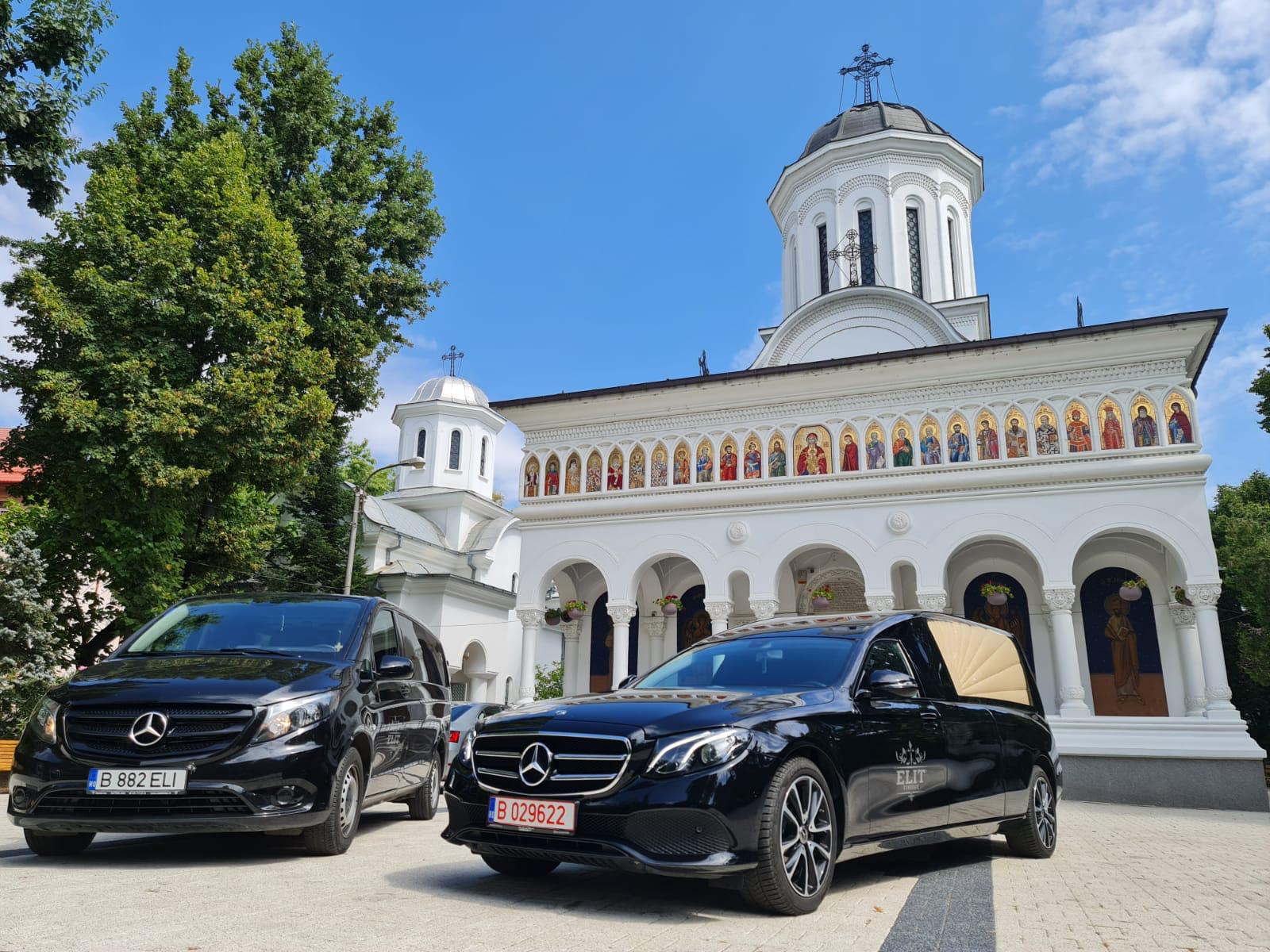 Dric Mercedes Viață Veșnică și dubă funerară în fața bisericii
